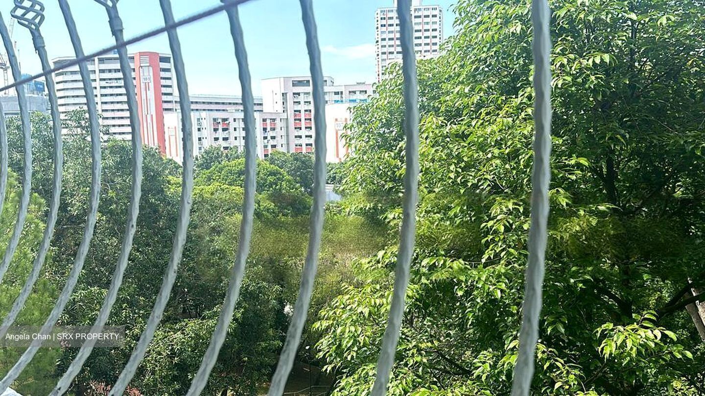 Blk 216 Jurong East Street 21 (Jurong East), HDB Executive #460121971